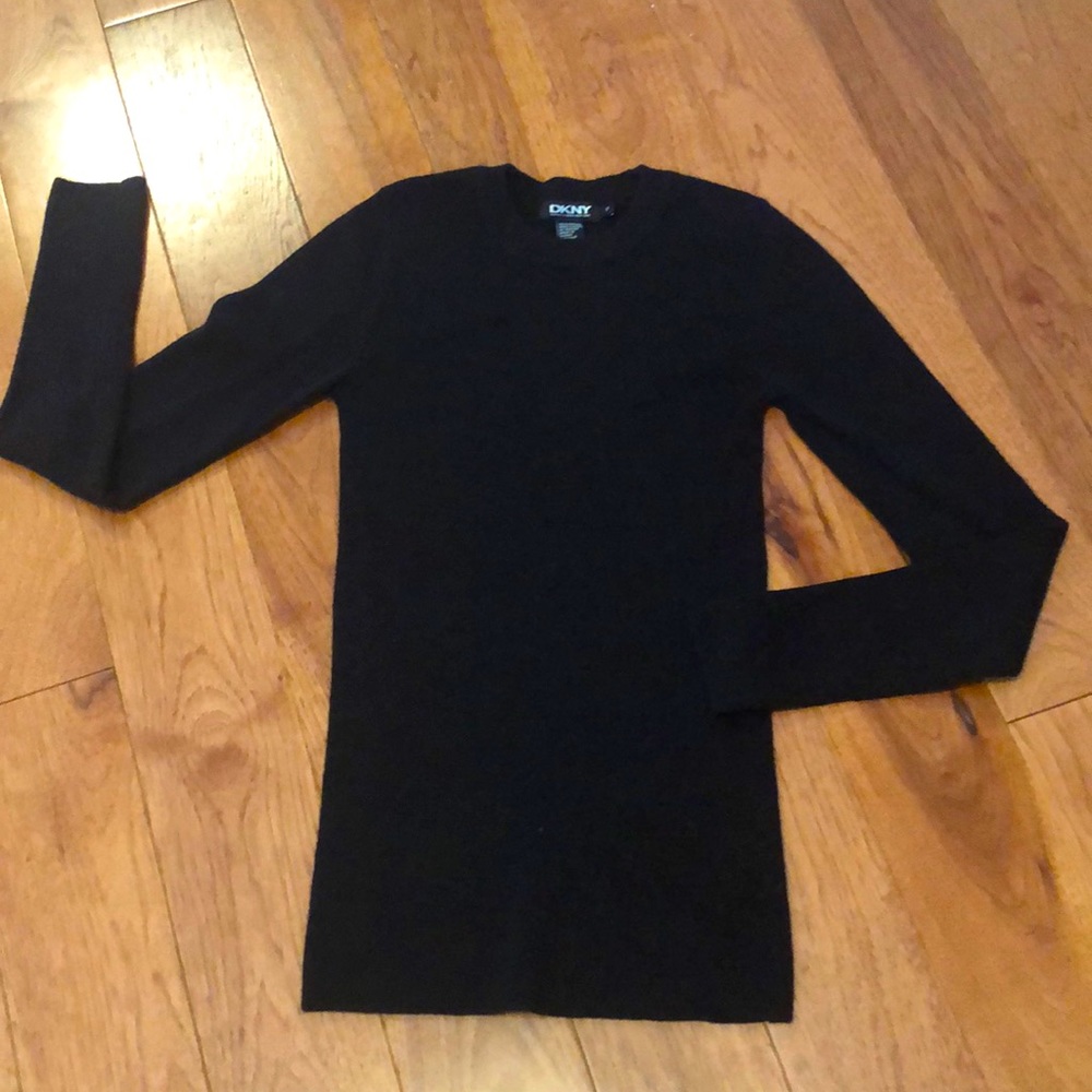 EUC DKNY PETITE - MERINO WOOL SWEATER BLK